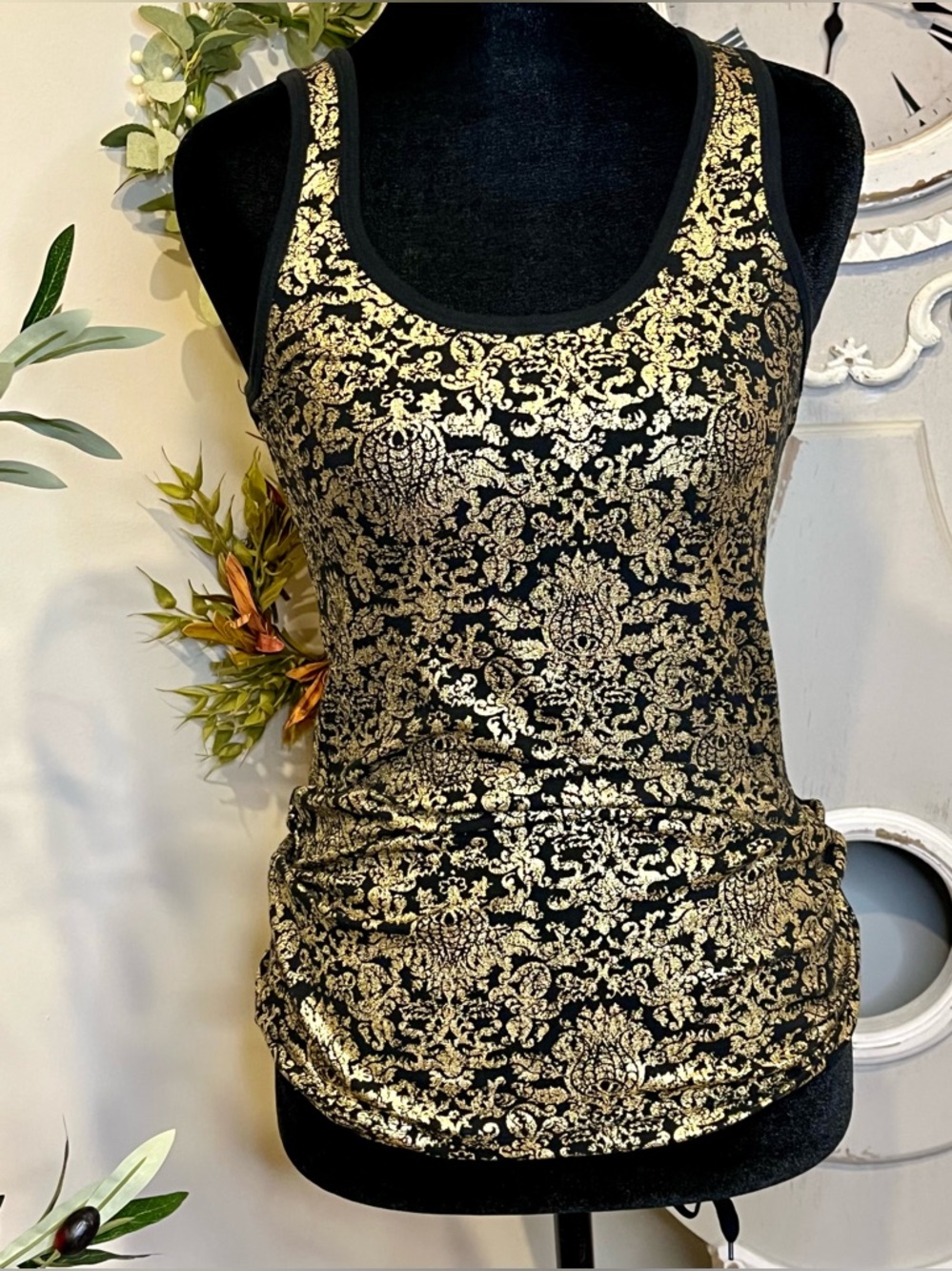 No Boundaries Black & Gold Foil Damask Tank Top -Size Small EUC (Like New)